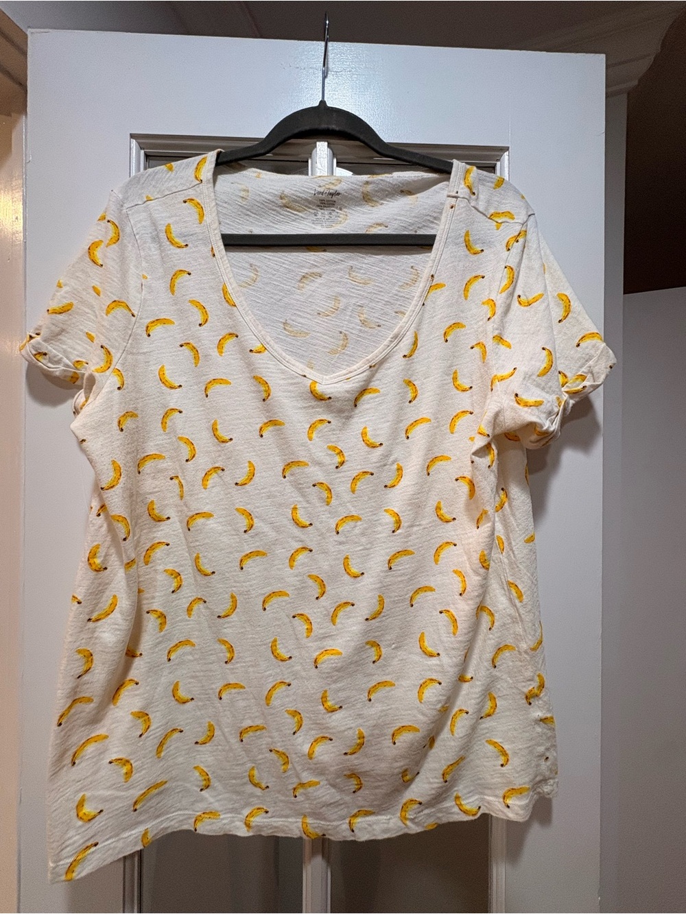 Lord & Taylor Cream V-Neck Tee with Yellow Banana Print